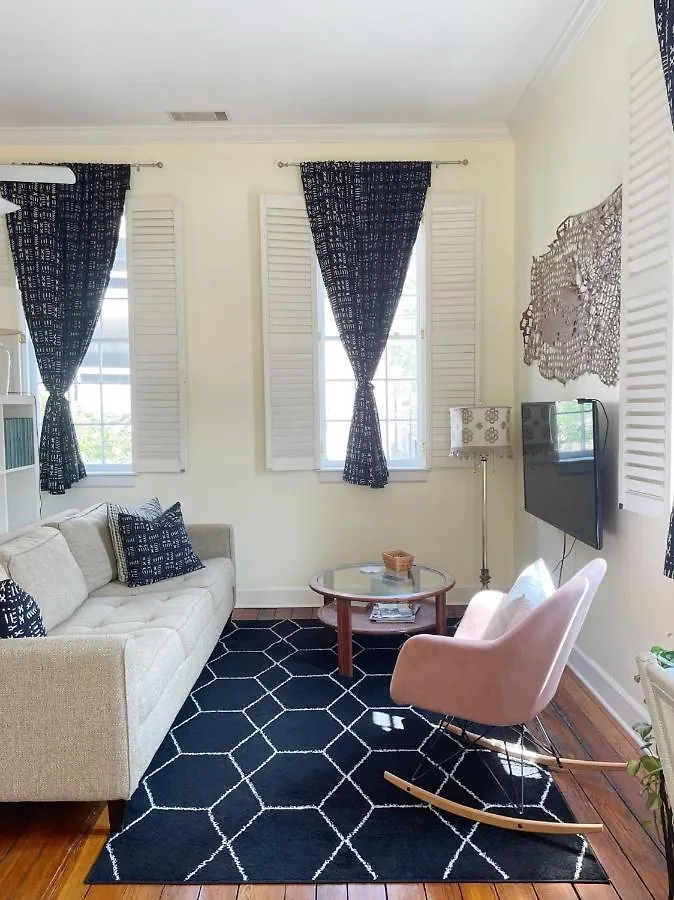 Holiday home Romantic 1885 Loft Steps From Pulaski Square Savannah